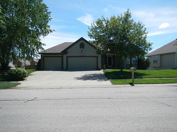 2nd image of 217 Essex Dr