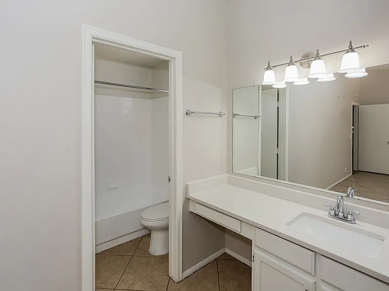 8032 W Tuckey Ln — Photo 13