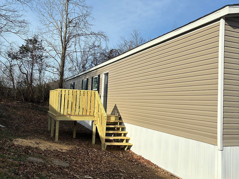 1st image of 218 Eller Dr