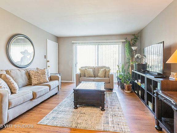 2nd image of 9480 Bay Colony Dr #193