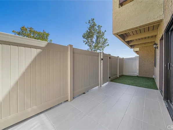 18756 Mandan St APT 1511, Santa Clarita, CA 91351