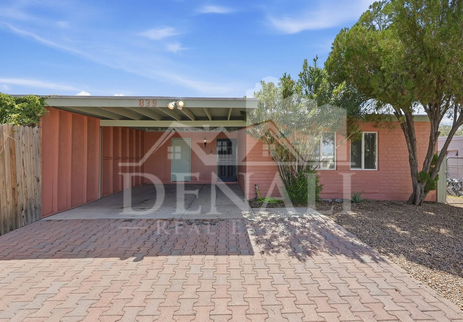 4 bed, 2.0 bath, 1285 sqft, $1,795 — Photo 2