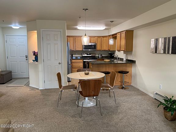 4th image of 11324 Discovery View Dr #208
