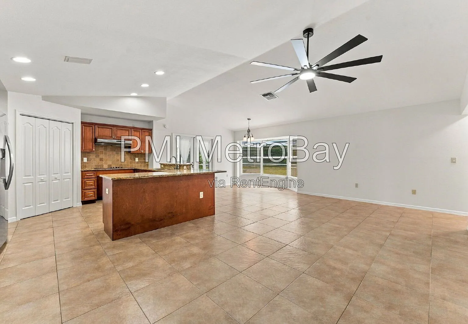 4 bed, 2.0 bath, 2175 sqft, $2,500 — Photo 2