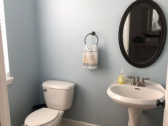 Downstairs 1/2 bath