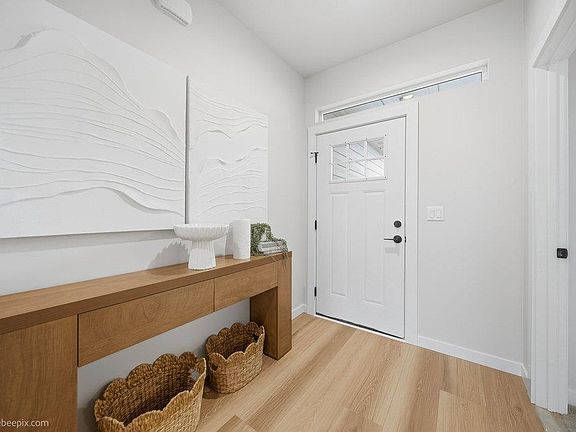 3rd image of 1012 Steptoe View Ln