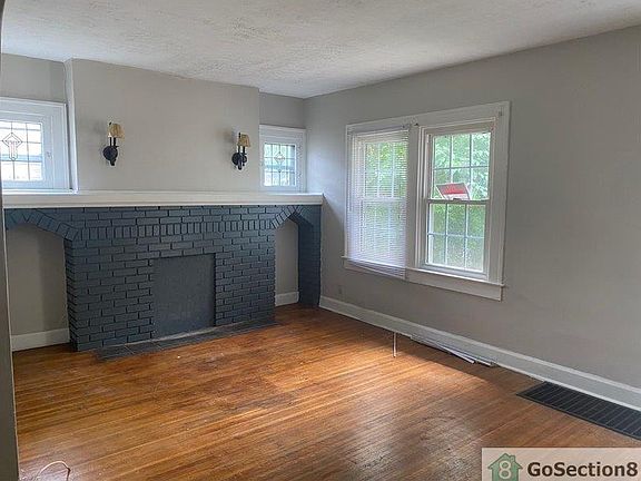 3rd image of 719 N Denny St
