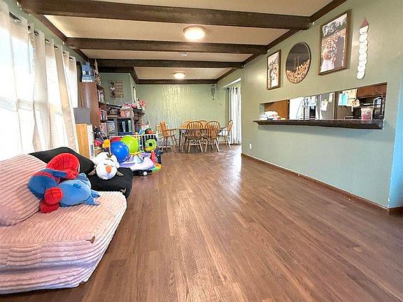 5th image of 8738 N Lake Rd