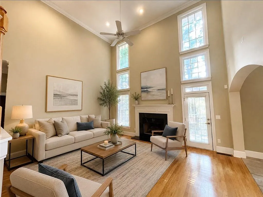 4 bed, 3.0 bath, 3391 sqft, $3,995 — Photo 4