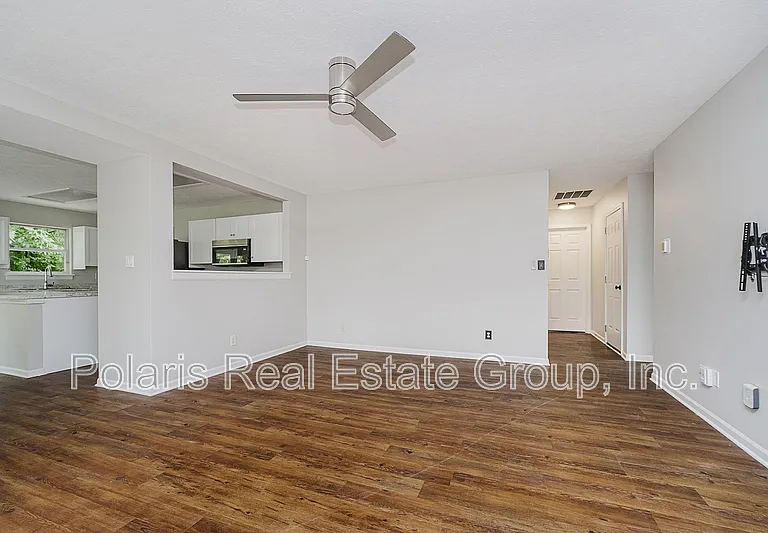 21 Wyndham Dr — Photo 8