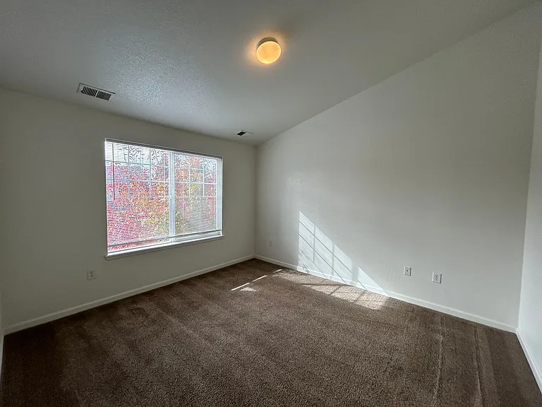 4645 Hahns Peak Dr — Photo 10