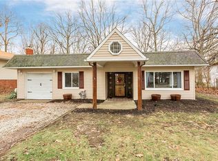 4 Keewaydin Dr, Timberlake, OH 44095
