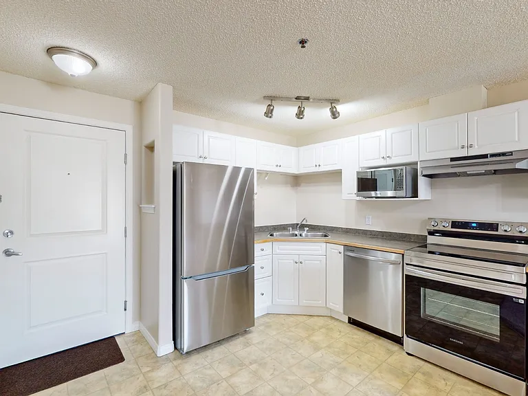 2305 35a Ave NW #211 — Photo 23