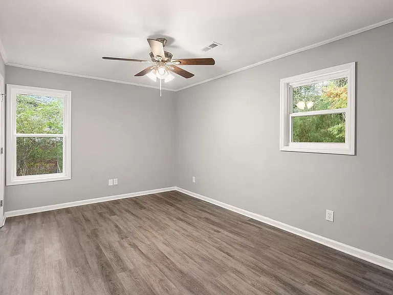 426 Longleaf Dr — Photo 7