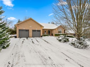 3 Forest Hill Dr, Springwater, ON L9X 0J4