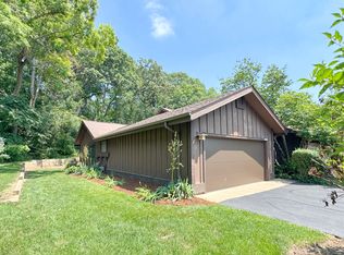 42W396 Hawthorne Ct, Saint Charles, IL 60175