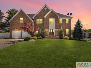 1 Lombardi St, Edison, NJ 08820