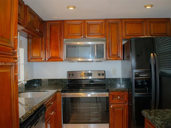 9230 Lagoon Pl APT 411, Fort Lauderdale, FL 33324