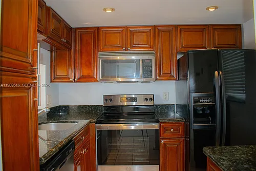 9230 Lagoon Pl #411 Photo 1