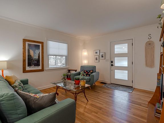 2nd image of 411 Crosby Cir