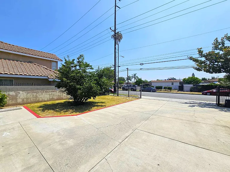 1067 Aileron Ave #C — Photo 24
