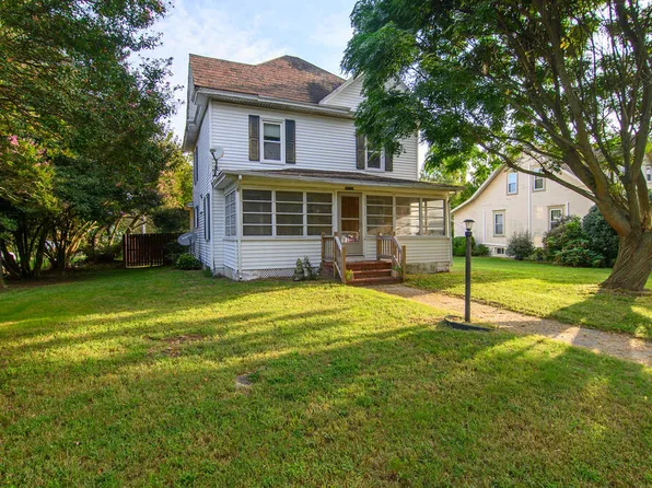24283 Callen St, Parksley, VA 23421