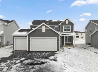 1913 Ironwood Dr, Carver, MN 55315