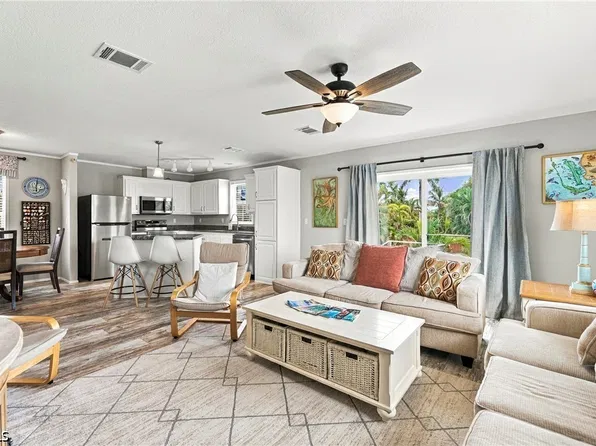 5520 Rainbow Dr, Bokeelia, FL 33922