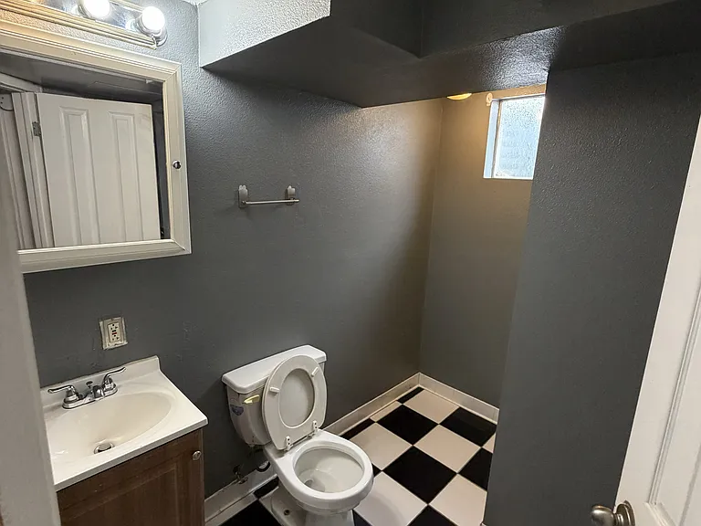 Downstairs full bathroom