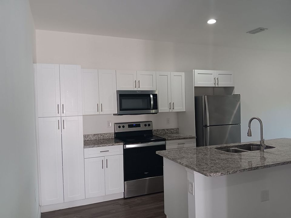 1st image of 452 Grant Blvd #0