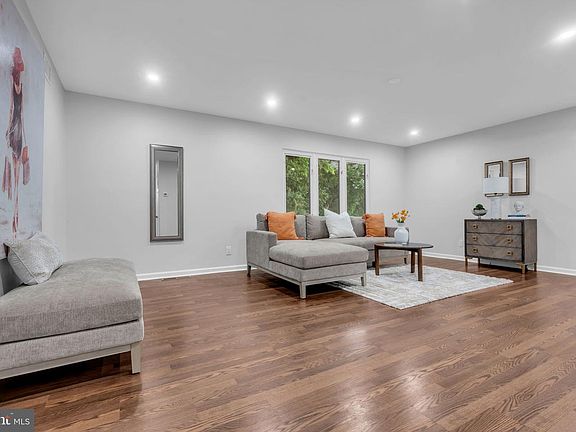 5th image of 460 2nd St