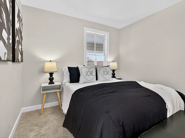 318 Charles St #2 — Photo 21