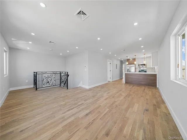 21916 141st Ave #2 — Photo 5