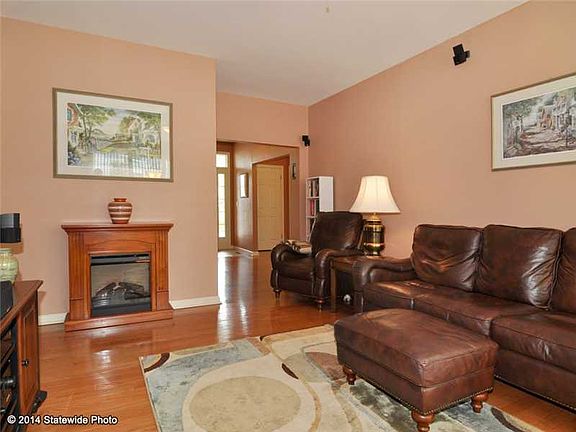 5th image of 170 Providence Pike Unit 28