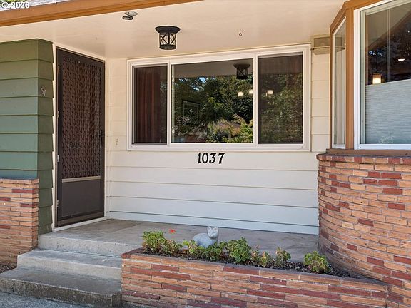 2nd image of 1037 NE 108th Ave