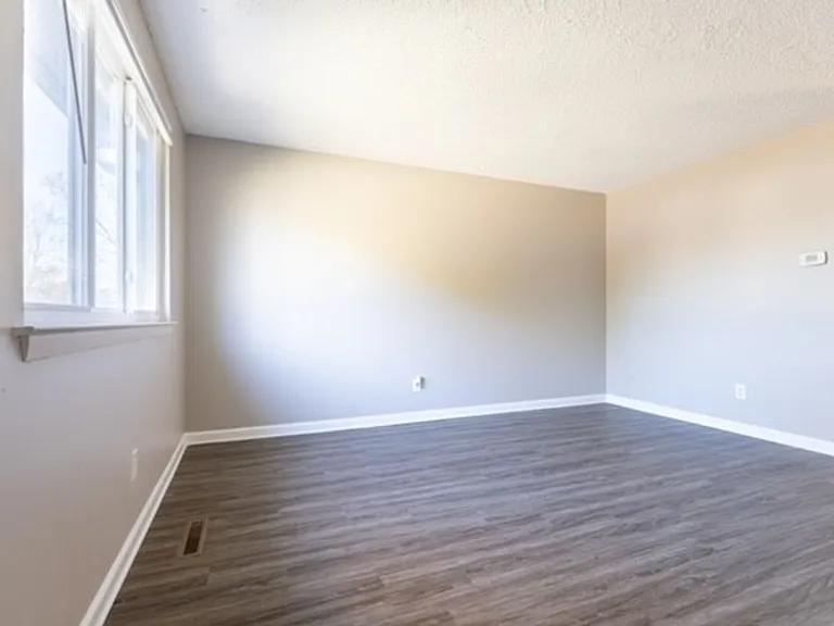 2859 Falcon Bridge Dr — Photo 13
