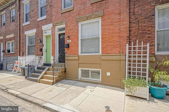 2010 S Croskey St — Photo 28
