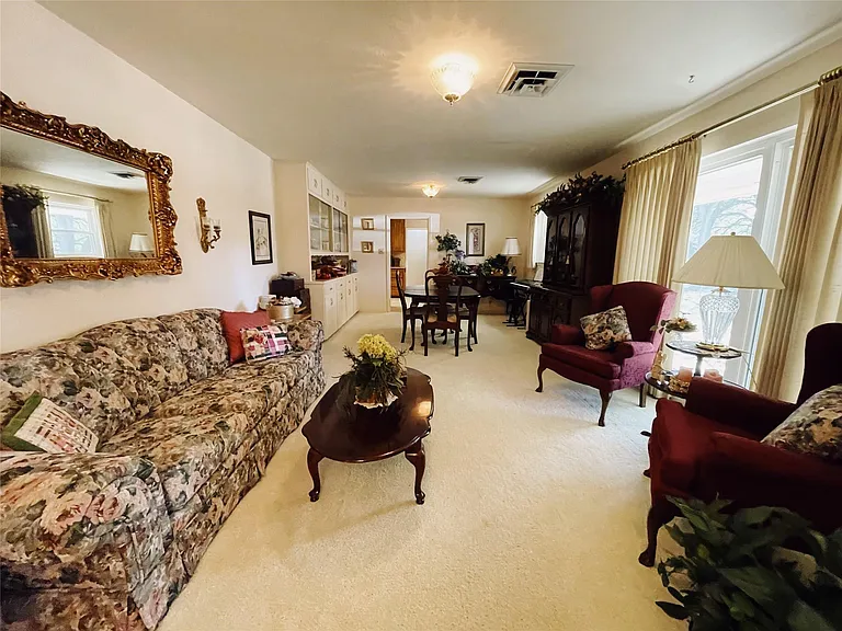 700 Shanklin Rd — Photo 31