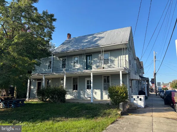 621 S Main St, Chambersburg, PA 17201
