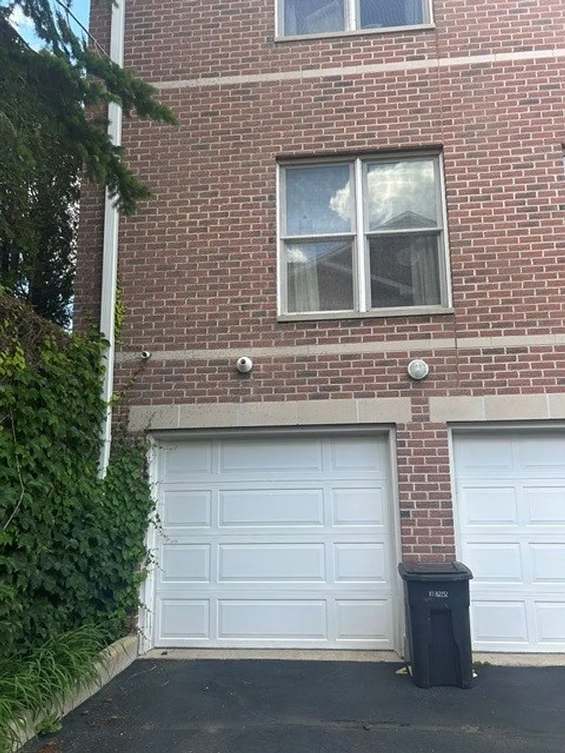 Beautiful 3 bedroom townhome in Harbor Park! — Photo 4