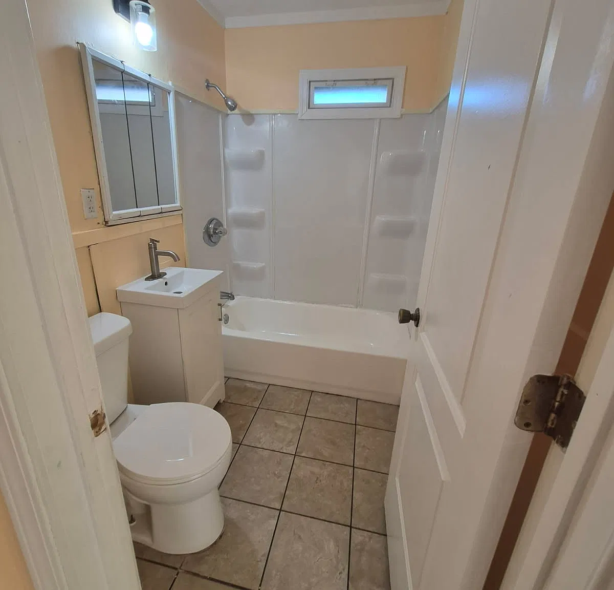 3 bed, 1200 sqft, $1,200 — Photo 3