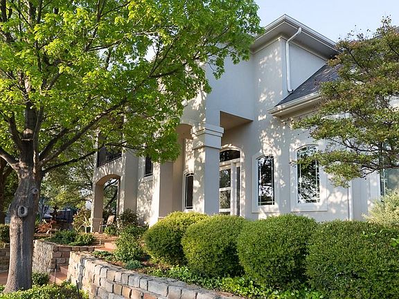 3rd image of 6624 Trail Bluff Dr