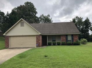 665 Dorothy Ln, Jackson, MS 39272