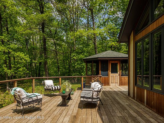 3rd image of 119 Fern Hill Road