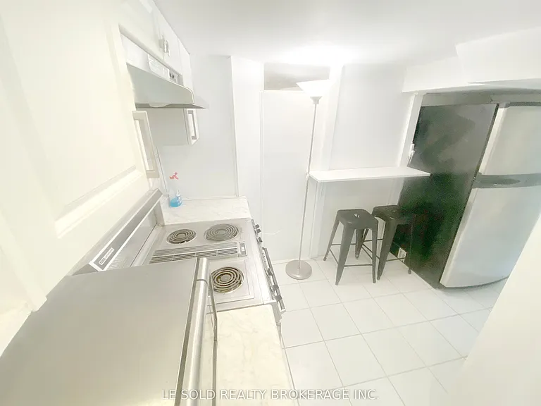 112 Leland St #BASEMENT — Photo 7