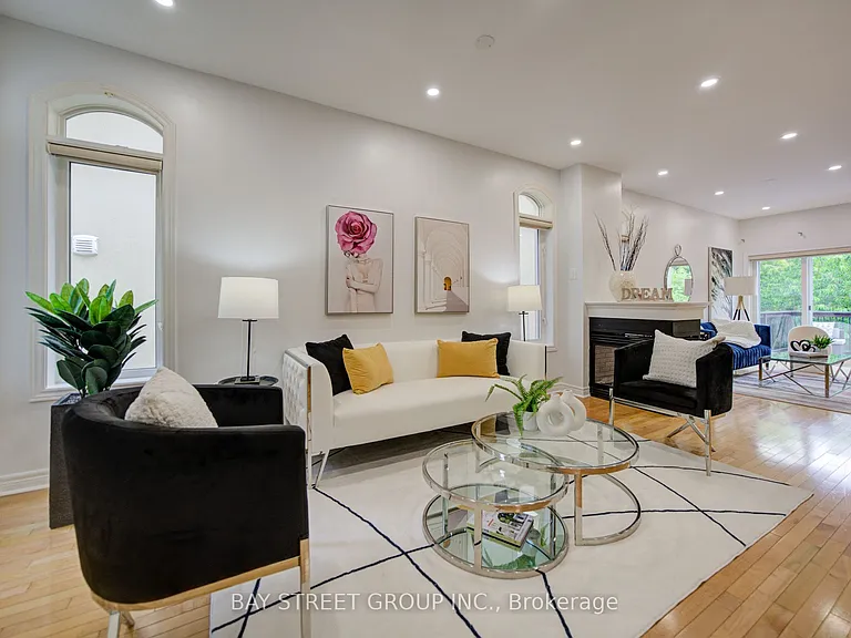 46 Romance Dr — Photo 4