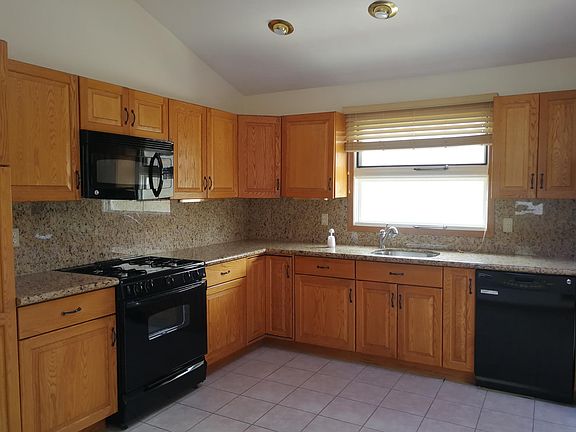 4th image of 330 Caswell Ave