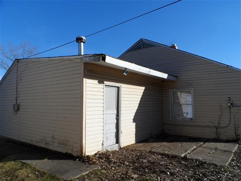 2nd image of 23 Edgewood Dr