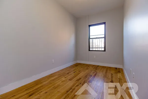 Rented by EXR | media 4