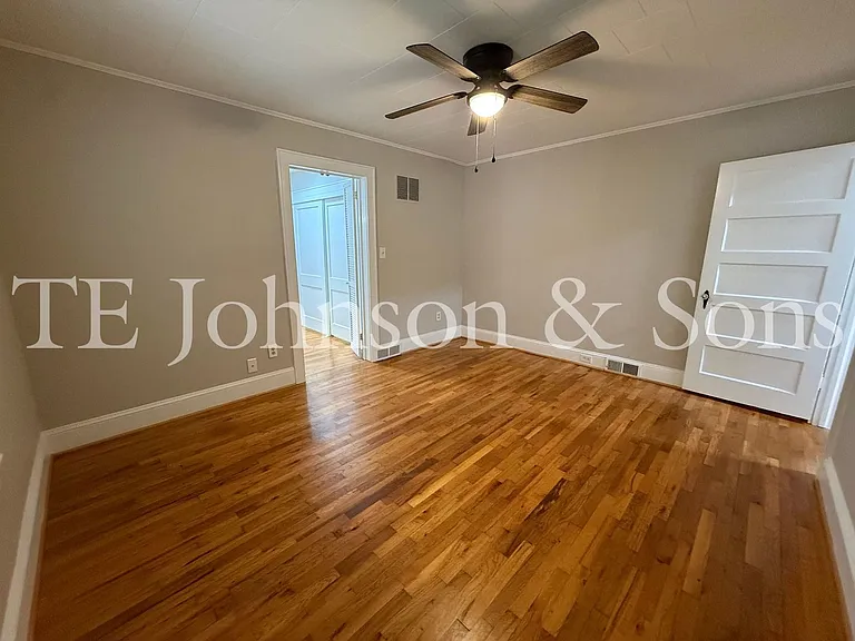 5535 Robinhood Rd — Photo 14